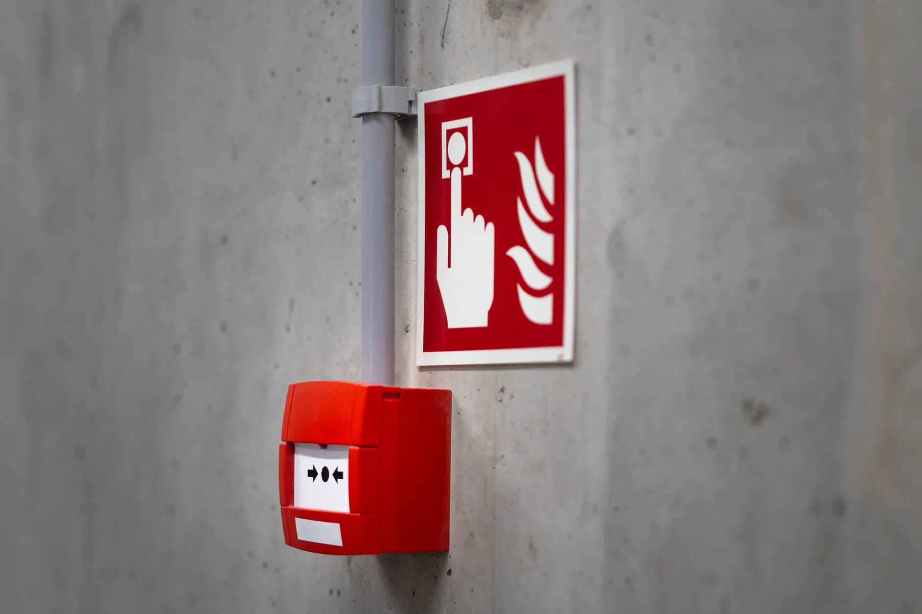 A smoke alarm